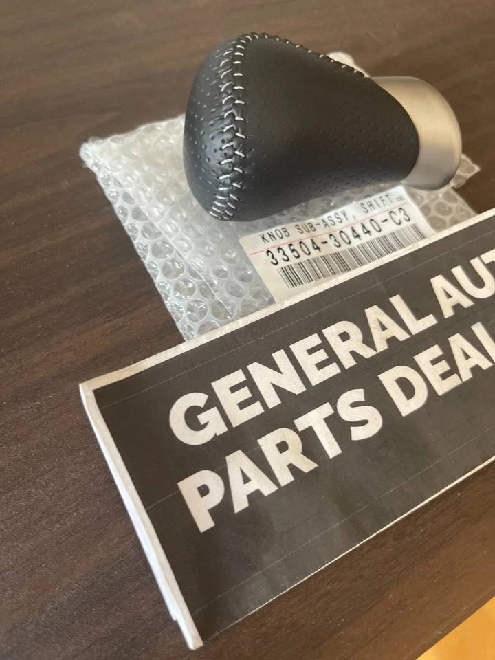 Toyota OEM Lexus GS350 Shift Knob B032 13-16 2013, 2014, 2015, 2016 33504-30440 - Изображение 3 из 4