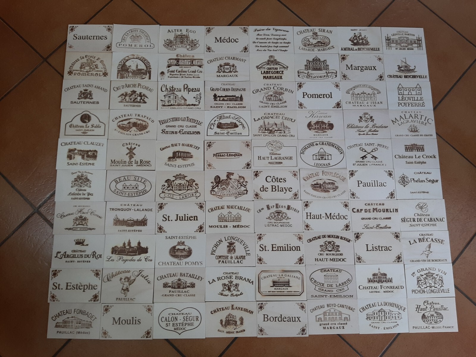 Lot de 80 estampes de vin