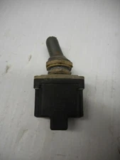 1NT1-3 Toggle Switch