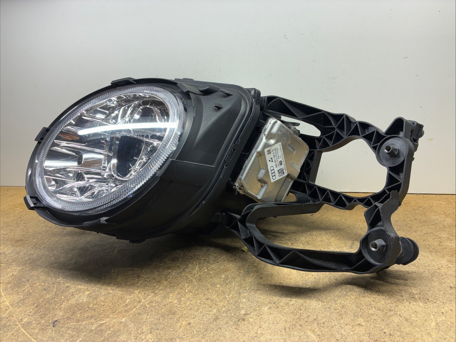 2017 2020 Bentley Bentayga Left LH Side  Headlight Used OEM 36A.941.005.H