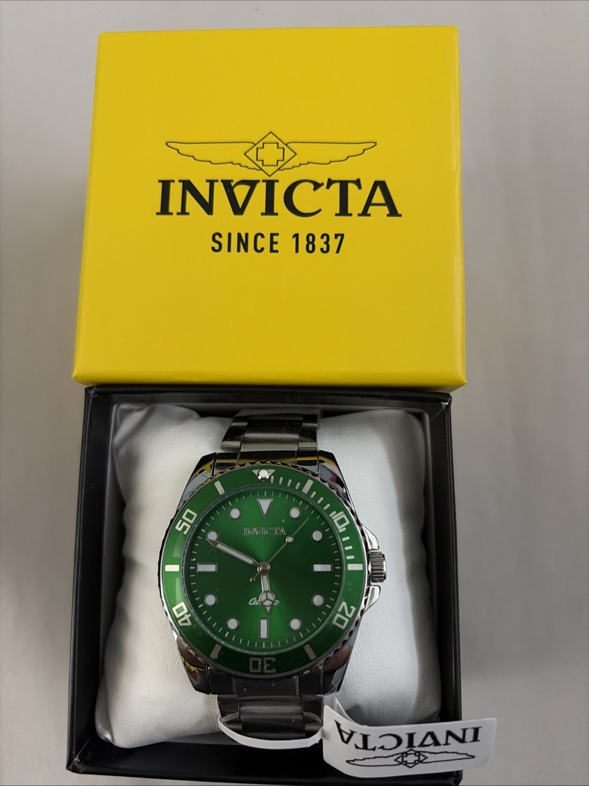Наручные часы Invicta Diver Men's Watch