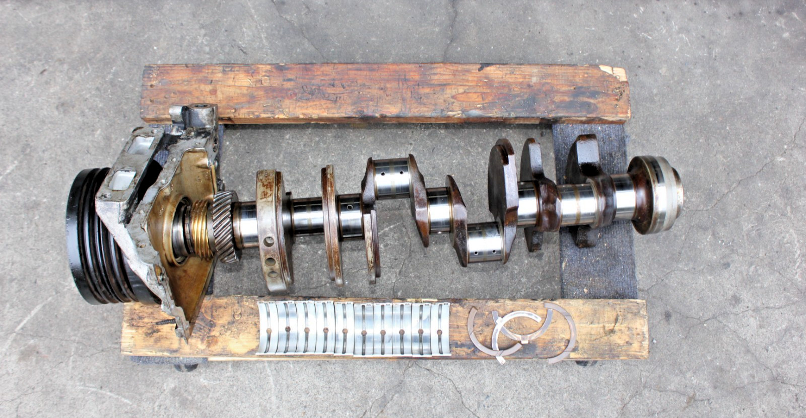 1993 Bentley Brooklands 6.75 8 Cylinder Engine Crankshaft with main bearings