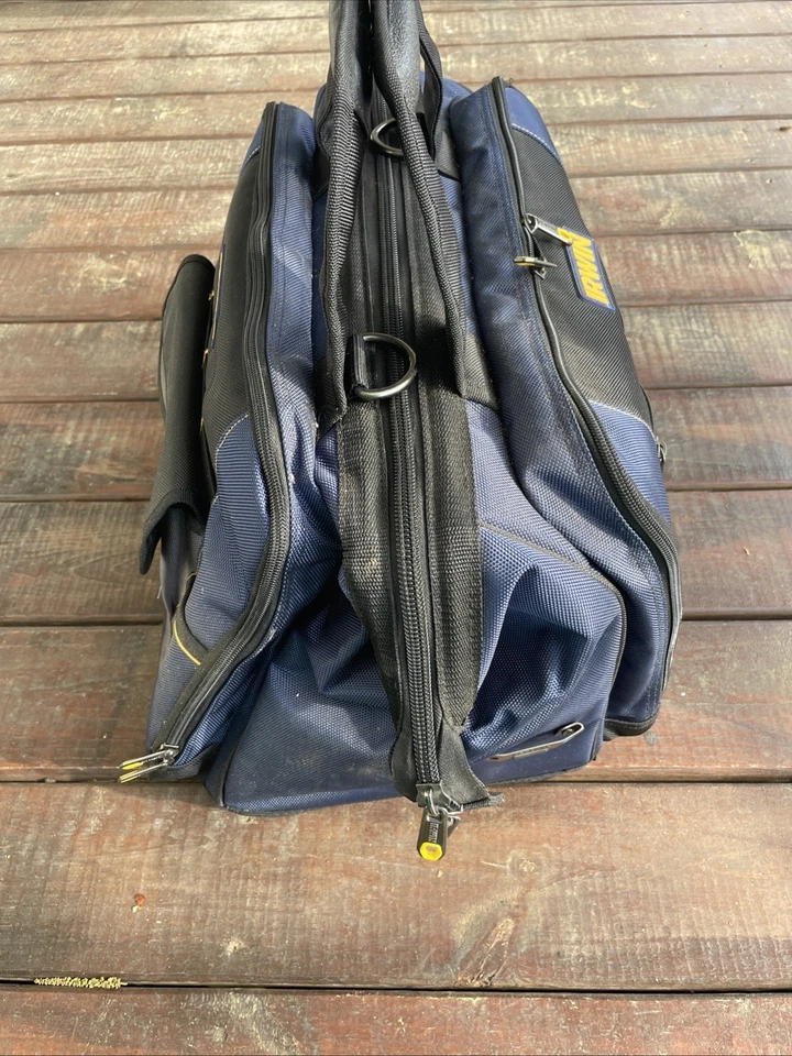 Irwin 18" Zippered Tool Bag w/Molded Bottom & Shoulder Strap. #2012148 NEW - Image 4 of 4