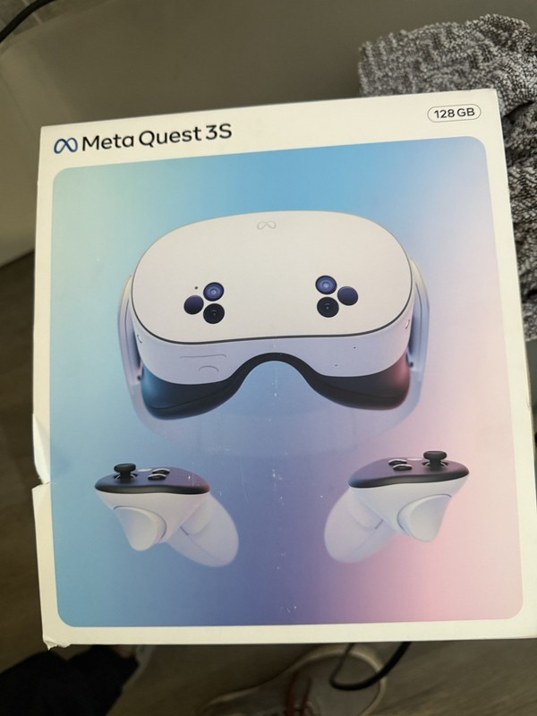 Meta Quest 3S 128GB with battery pack head rest VR Headset 120Hz 96° FOV White