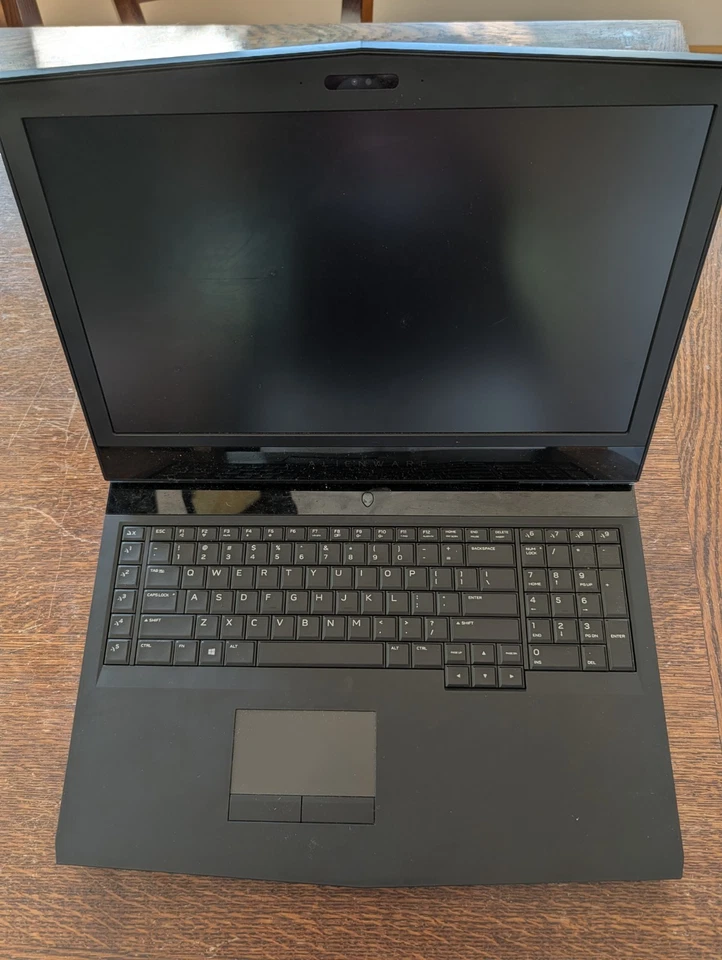 Alienware 17 R4 17.3” Laptop i7-7700HQ GTX 1070 16GB RAM 1TB NVMe  [READ DESC] - Image 2 of 4