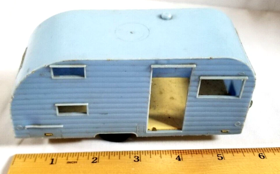 VTG 1950-69 TOOTSIETOY Blue Camper Trailer Van no Door P-10306 USA - Image 3 of 4