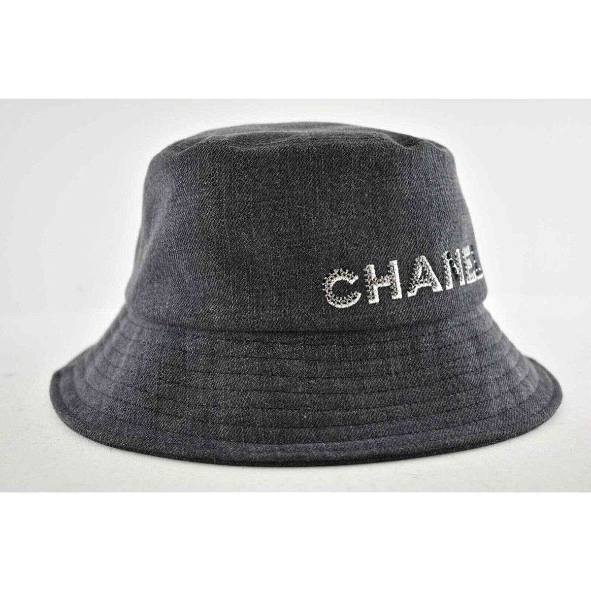 CHANEL 帽子 Chanel 22P Black Denim Crystal Sequin CC Logo Sun Cloche