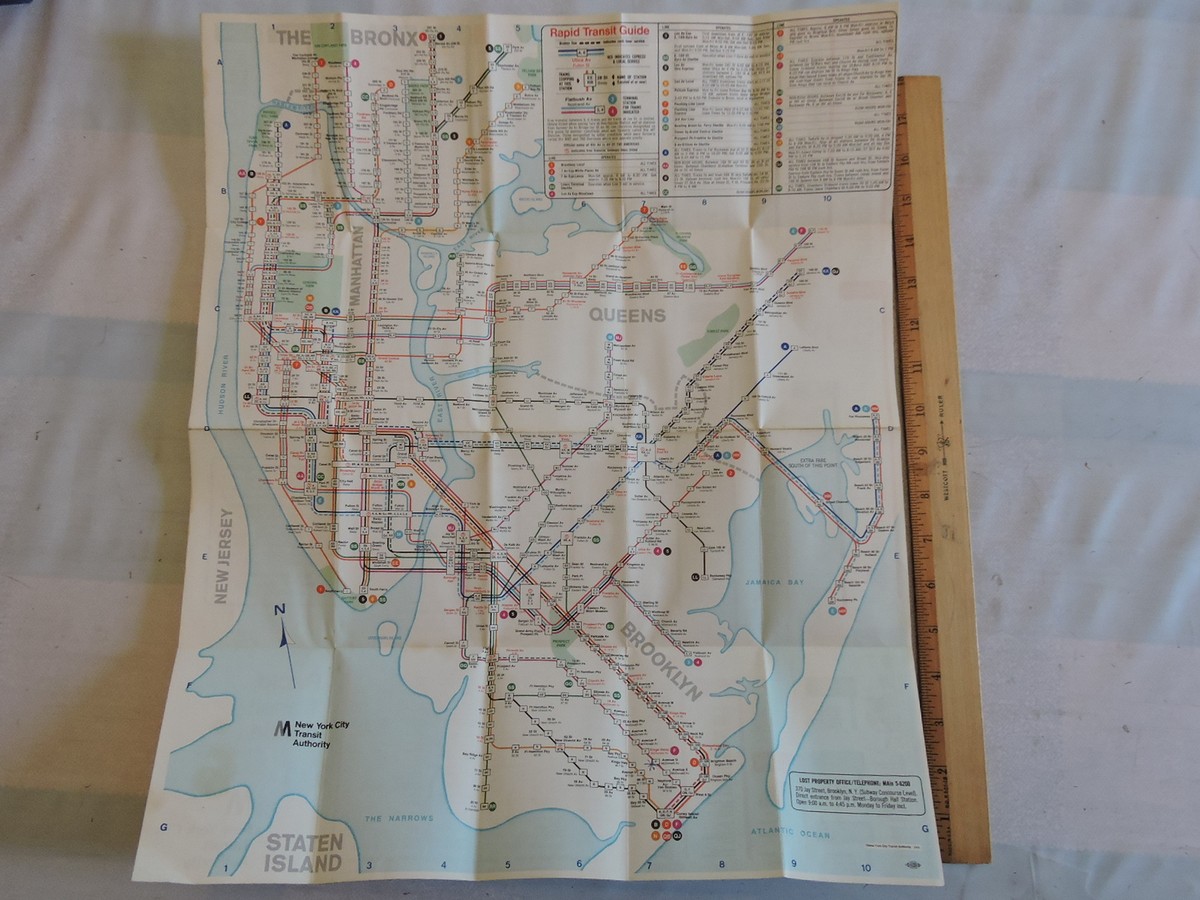 ニューヨーク　New York マンハッタン 鳥瞰図　折りたたみ地図　1968 ニューヨーク New York マンハッタン 鳥瞰図 折りたたみ地図