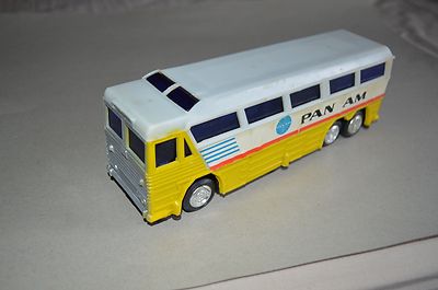 VINTAGE KUNSTSTOFF-REISEBUS: PAN AM: HERGESTELLT IN HONGKONG. REIBMOTOR FUNKTIONIERT.
