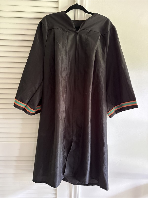 UMIAMI Graduation Gown Solid Black Size 5'1" - 5'3" High School College Zip