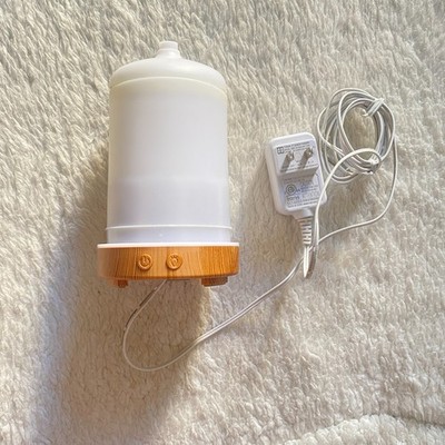 Aromatherapy Diffuser & Humidifier   200ML LED Lamp Design | For Parts or Repair
