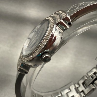 Bulova Watch Women 27mm White Dial Silver Tone Oval 96L002  display picture 3