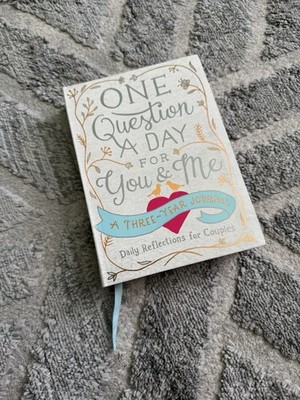 One Question a Day - Three Year Couples Journal