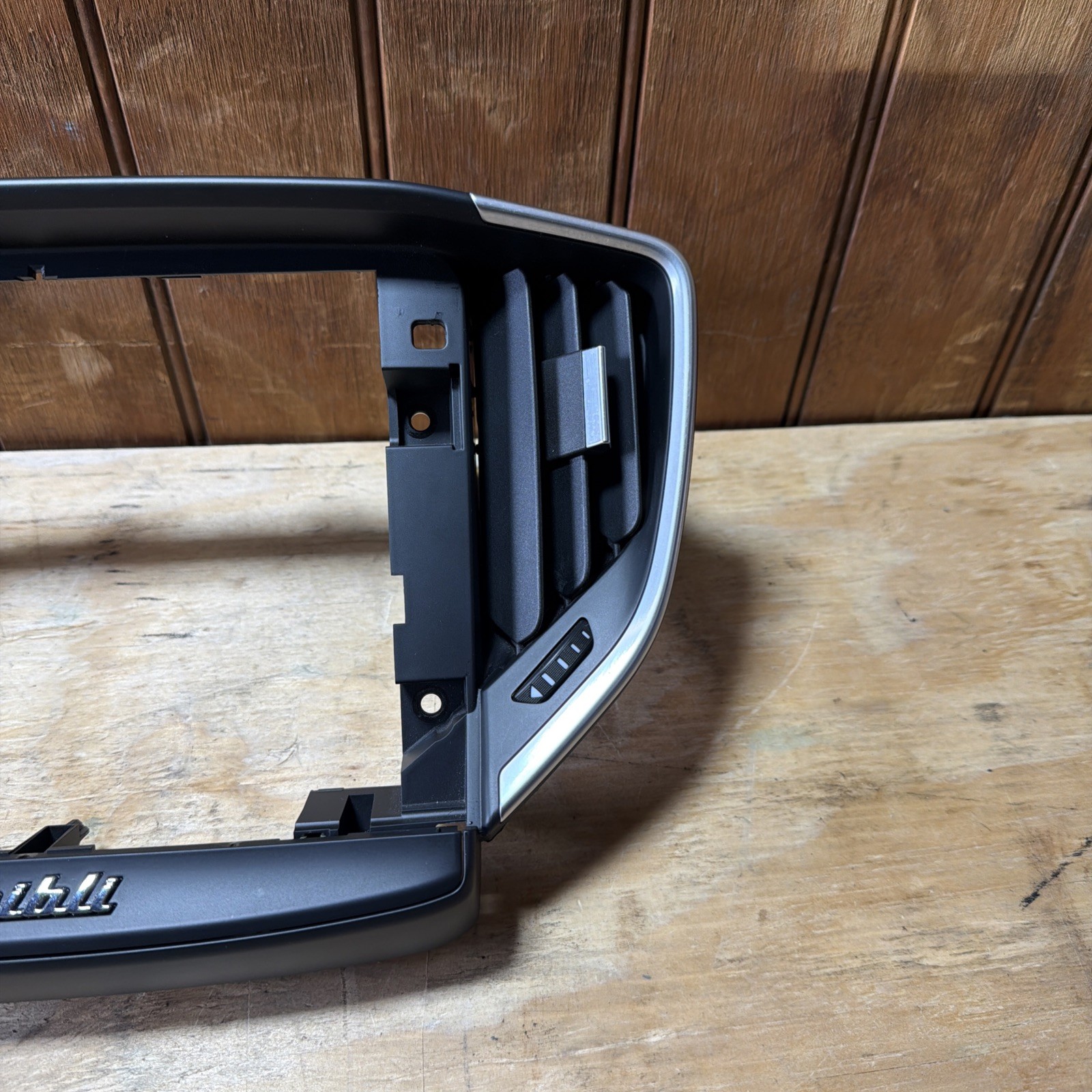 ✅ 2014-2019 MASERATI GHIBLI CENTER DASH AIR VENTS W/ TRIM BEZEL 6700663920 OEM