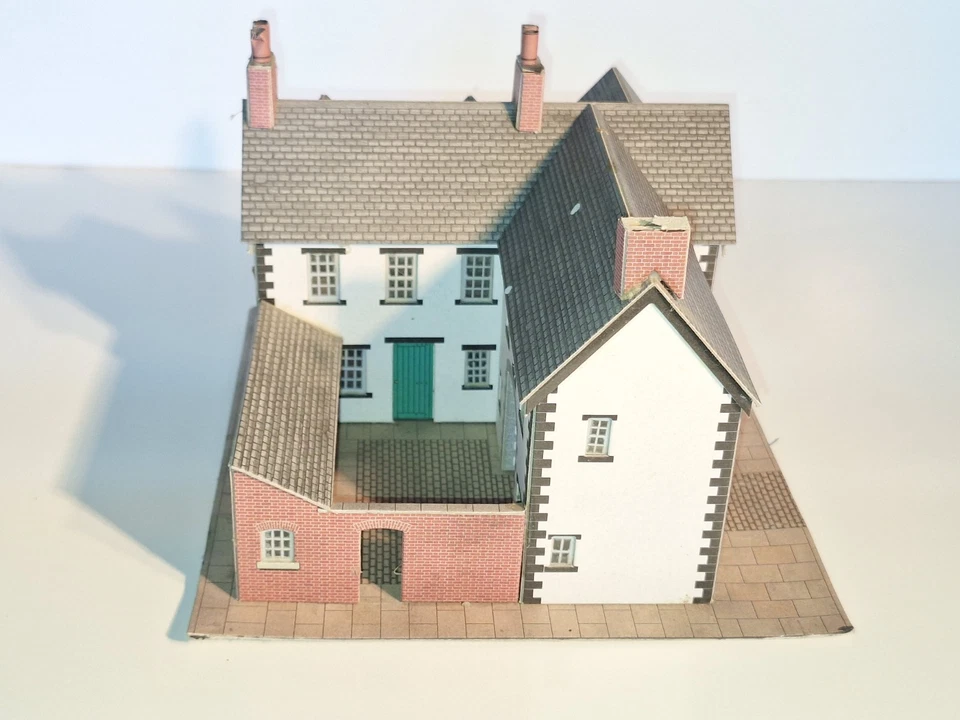 Superquick Cardboard Multi-storey Bldg & C/yard. Good Used Cond/Damage.OO Scale. - Image 4 of 4