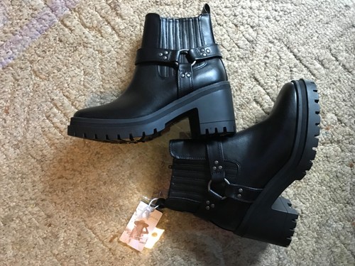 Sincerely Jules Woman Dolphin Faux Leather Boots, 6.5M
