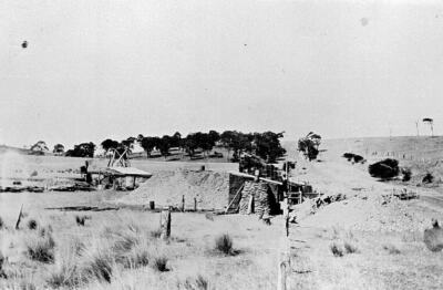Huts at the Lucky Women 's Mine Victoria ca 1935 OLD PHOTO