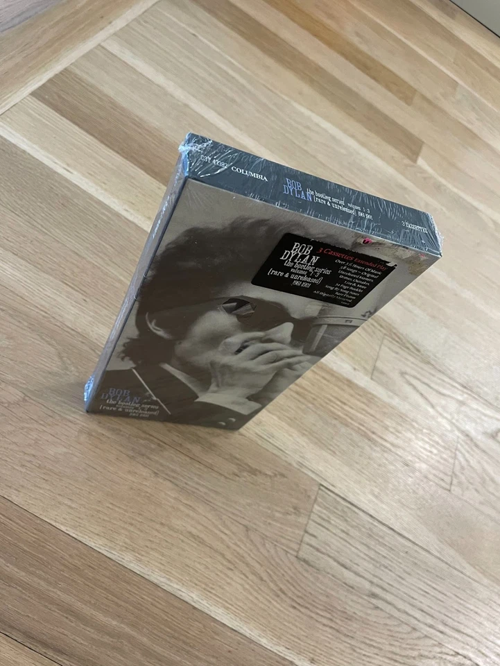 Bob Dylan  The Bootleg Series Vol 1-3 Cassettes Rare 1961-1991  3xCS Sealed Box - Image 4 of 4
