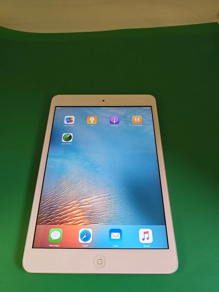 Apple iPad mini 1st Gen   16GB     Wi-Fi      7.9in   Silver     (DK781) - Image 3 of 4