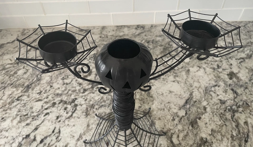 Candelabro calabaza de metal negro Halloween 10 pulgadas de alto 2 candelabros Foto 2 de 4