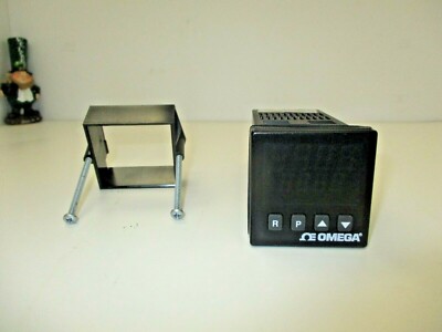 Omega Engineering CN63500-R1-AL1-LV Temperature Controller 