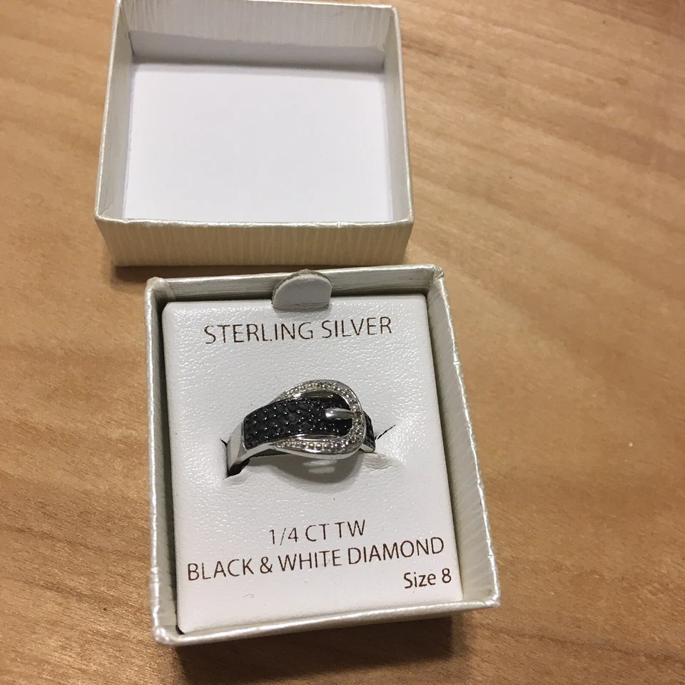victoria townsend Sterling Silver 925 black & white Diamond belt ring sz 8 $160 Foto 4 de 4