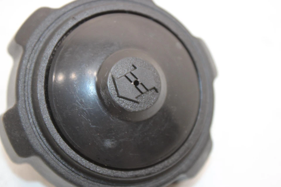 Tapa tanque Arctic Cat Zrt 600 OEM 00 0670-871 Q1828 Foto 2 de 4