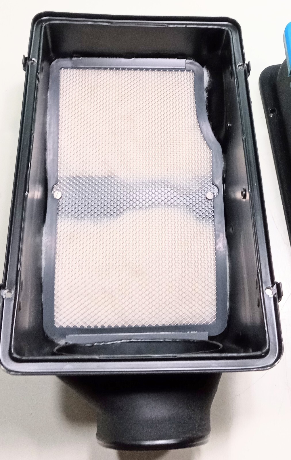 Ferrari 456 Engine Intake Air Cleaner Housing Filter Box_Element_154024_GENUINE