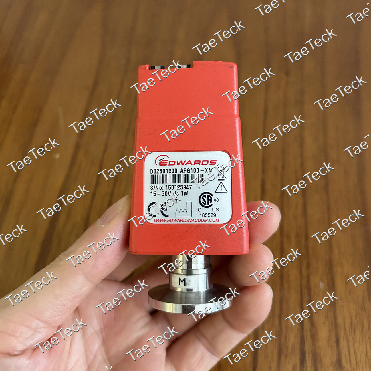 1PC Used EDWARDS D02601000 APG100-XM 15V-30VDC 1W Vacuum Gauge 180-days Warranty