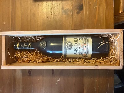 A.E. DOR - Vieille Cognac, 1990 mit Holzkiste o. Deckel