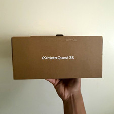 Meta Meta Quest 3S Standalone VR Headset 128GB 120Hz w/ Controllers White