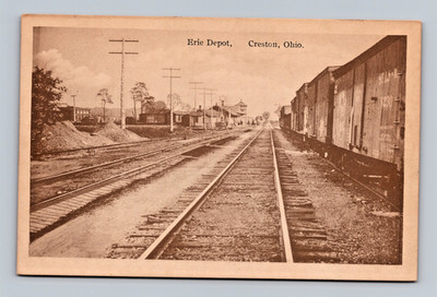 CRESTON OHIO OLD ERIE RAILROAD TRAIN STATION DEPOT POSTCARD (K-2-2)