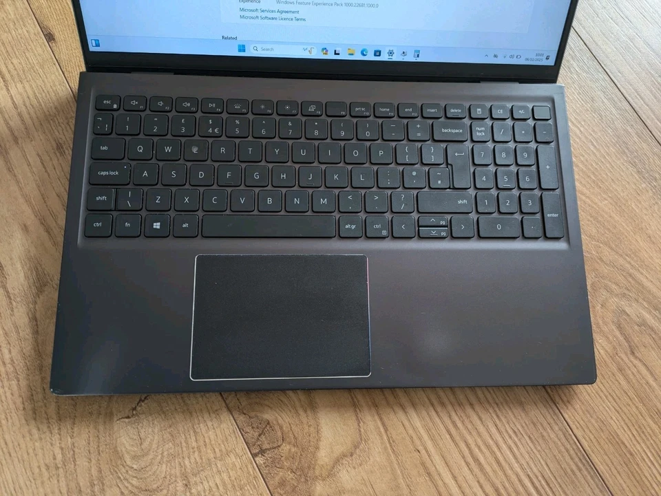 Dell Vostro 15 5510 Core i7 11390H 3.4Ghz 16GB RAM 512GB SSD 15.6" FHD 620 - Image 2 of 4