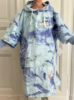 Vivida Lifestyle – Premium Poncho Handtuch mit Kapuze, Große Tasche - Bild 1 von 4