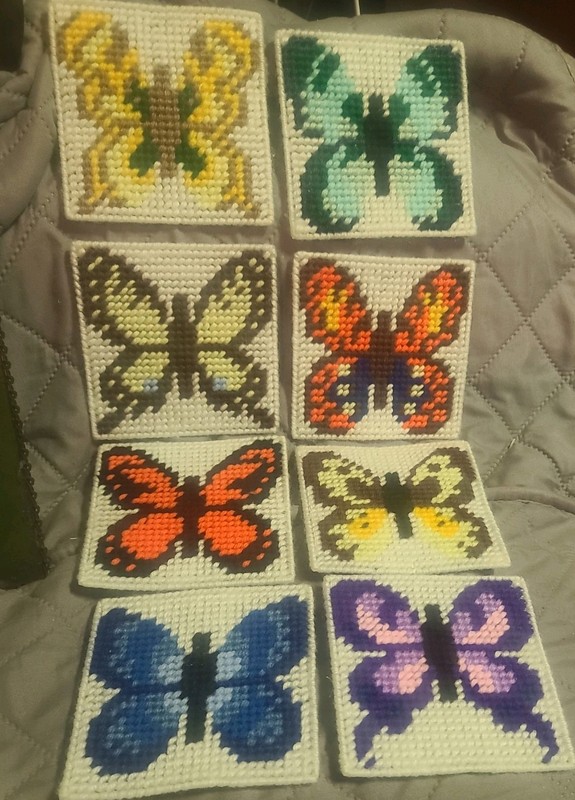  Vtg  BUTTERFLY Plastic Canvas Embroidery 8 COASTERS IN BOX multi colors 
