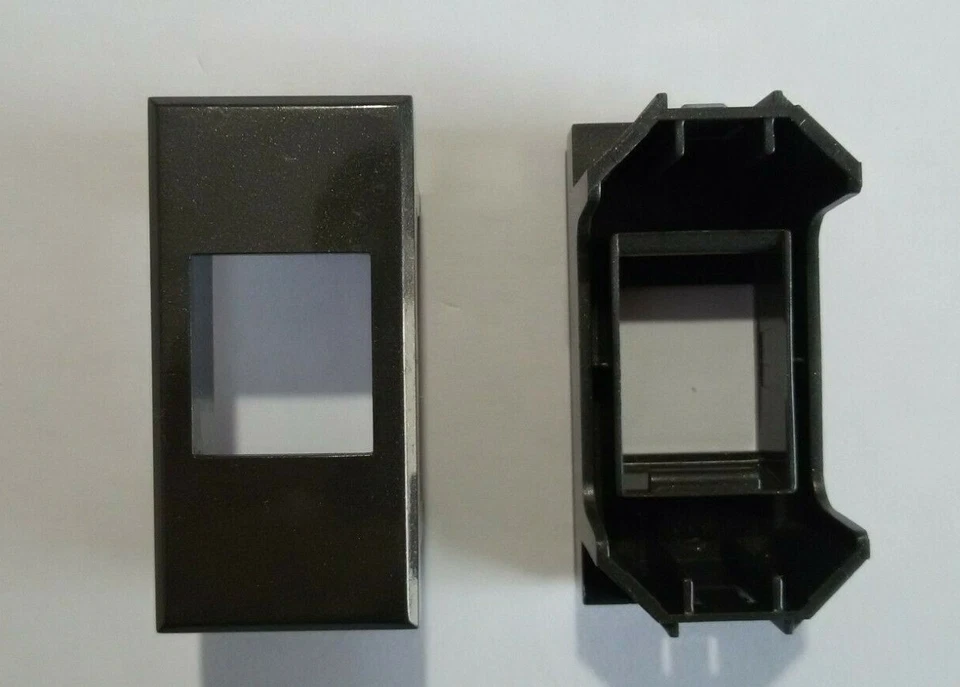 presa compatibile Bticino axolute dati, tel, HDMI, USB, TV sat colore antracite - Immagine 2 di 2