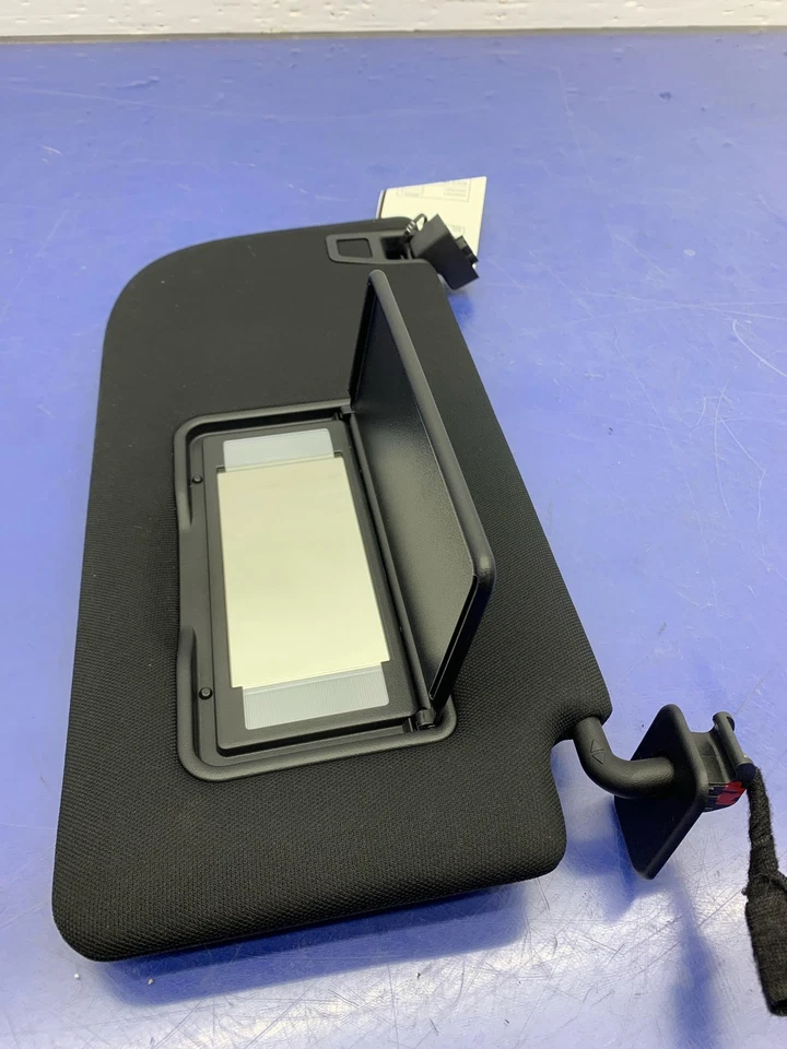 Ford Expedition 2018-2021 OEM parasol delantero derecho iluminado | tela de ébano Foto 2 de 4