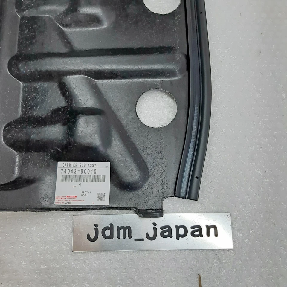 Bandeja portabaterías TOYOTA genuina Land Cruiser 74043-60010 cubierta Foto 4 de 4