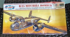Atlantis Models H216 B-25 Mitchell Bomber Flying Dragon Model 1/64 new sealed