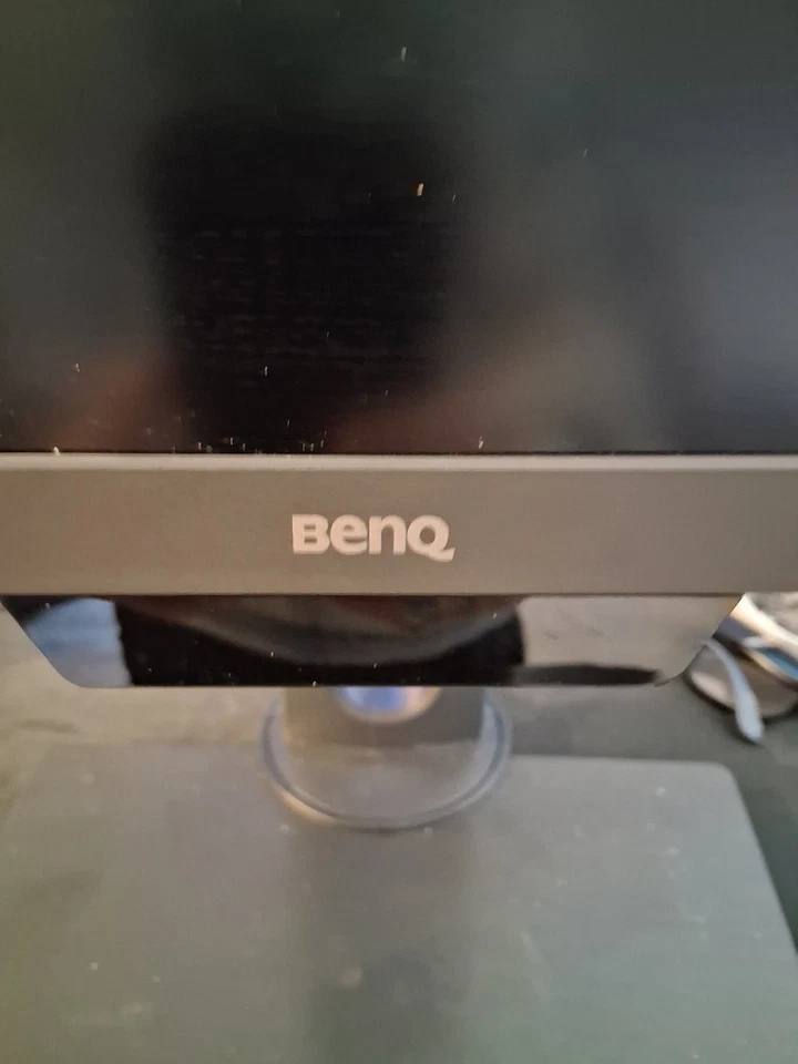 Monitor LCD BenQ MOBIUZ EX3210U 22 pulgadas 1920x1080 16:10 IPS Foto 2 de 3