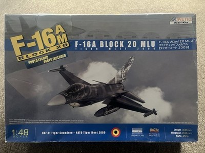 Kinetic 1:48 F-16AM Block 20 mit viel Zubehör