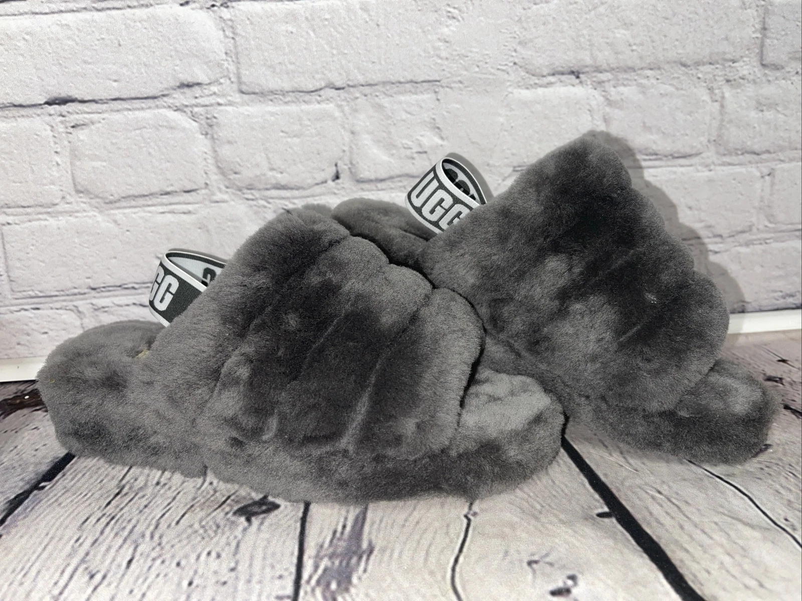 Sandali grigi UGG Australia donna Fluff Yeah Slide taglia 7