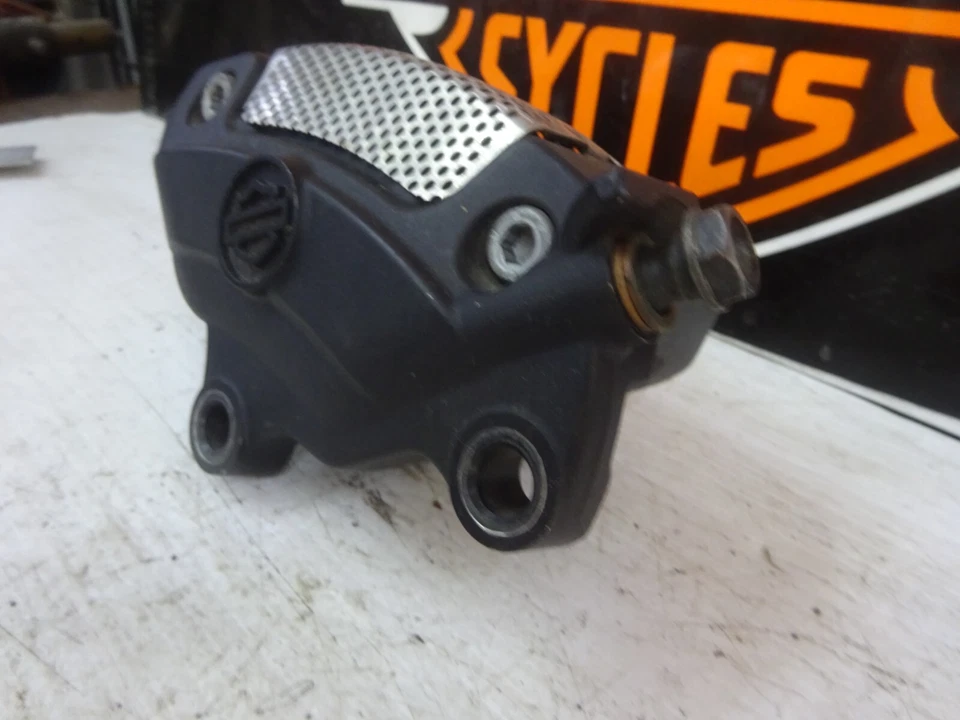 Pinza de freno delantera derecha Harley Davidson Bagger usada OEM 44023-08 con cubierta Foto 3 de 4