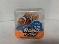 Zuru Robo Alive Fish Orange Swims Like a Real Fish (Batteries Included)