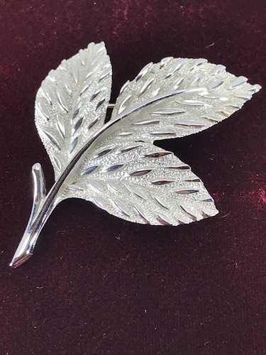 Vintage Trifari 3 Silver Leaf Leaves Brooch Pin - Picture 7 of 18