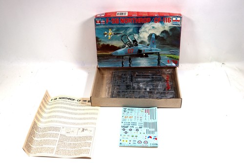 ESCI F-5B Northrop CF116 Military Aircraft Italian 1:72 Scale Model Kit 9035