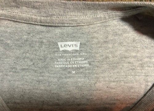 Levi'Gray Short Sleeve Crew Neck womens Graphic T Shirt Size M - Picture 3 of 3
