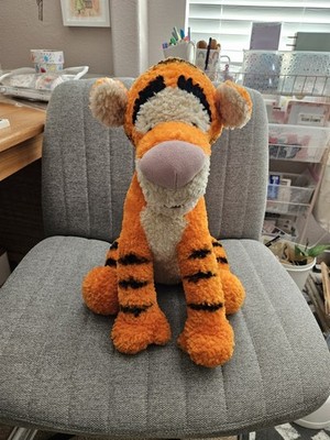 Disneyland Resorts Fuzzy Hair Tigger Plush Disney World Toy Large 18 inches