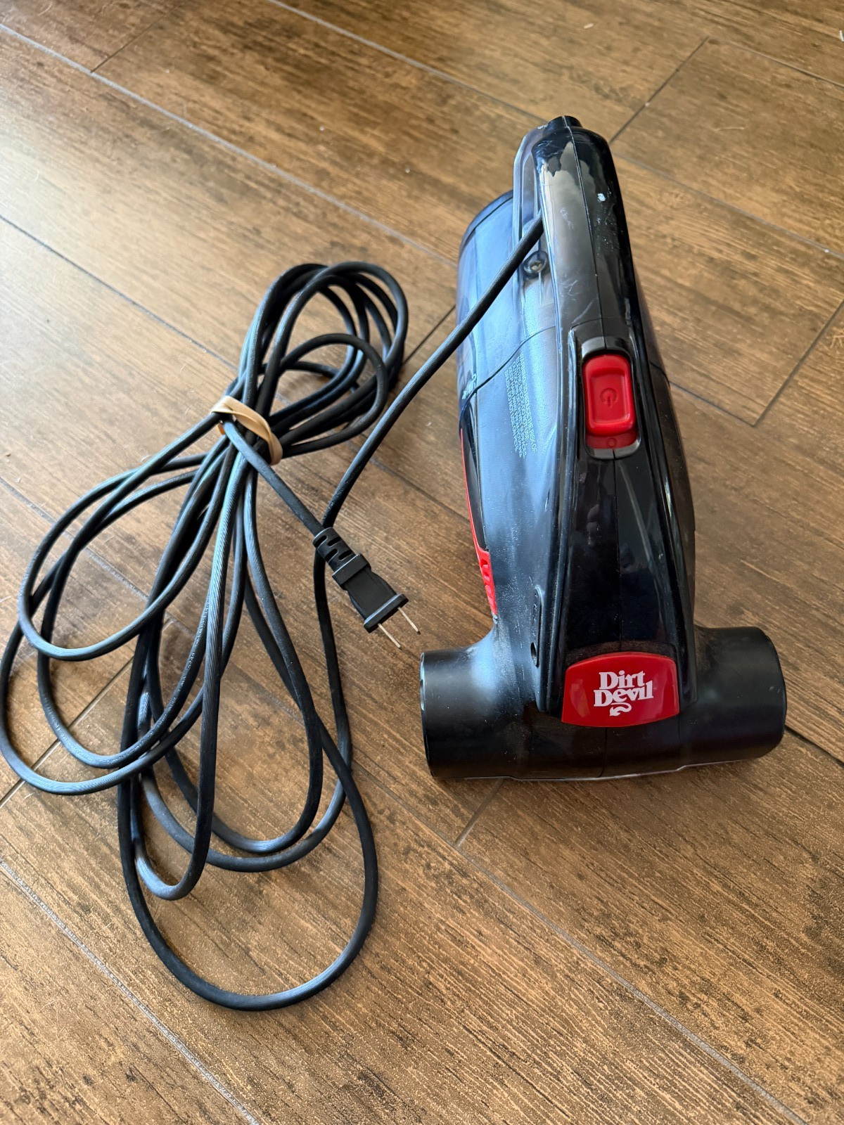 Royal Dirt Devil Handstaubsauger SD12000 Super Powered Beutellos Getestet Funktioniert Super