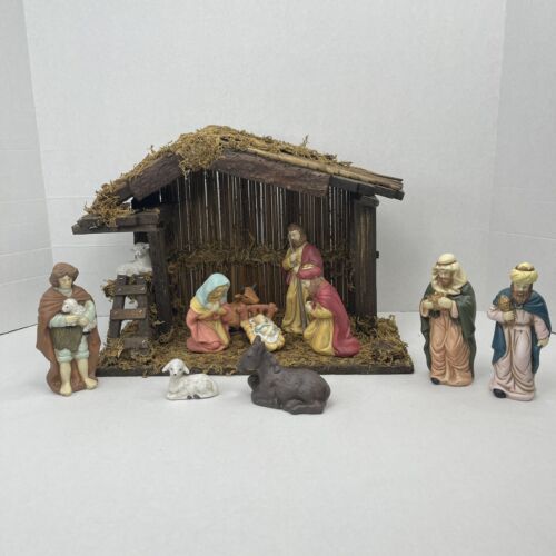 KMART VTG 1980's TRIM A HOME 11 Piece Nativity Set with Wooden Stable - Foto 1 di 13